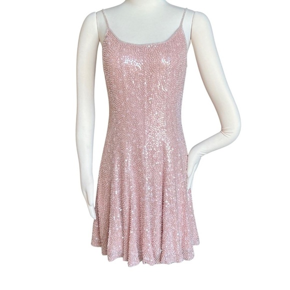 Carmen Marc Valvo Dresses & Skirts - Carmen Marc Valvo Soft Pink 100% Silk Sequin And Beaded Dress Size 10